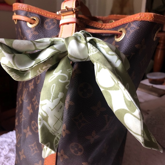 Coach Handbags - Auth Coach Silk scarf purse handle wrap tie green